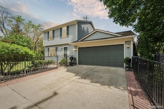 1011 Knowles St, Royal Oak, MI 48067