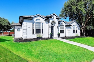 2216 Pinto Ln, Lewisville, TX 75067