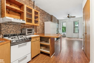 433 W 46th St Unit 1RW, New York, NY 10036