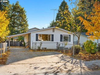 11736 E Burnside St, Portland, OR 97216