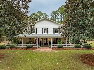 6484 Val Del Rd, Hahira, GA 31632