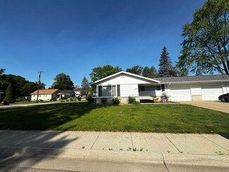 5702 Pleasant Ave, Loves Park, IL 61111