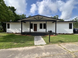 1207 W 10th St, Freeport, TX 77541
