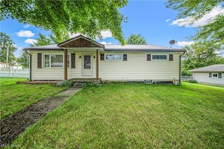 6208 Austin Dr, Ashtabula, OH 44004