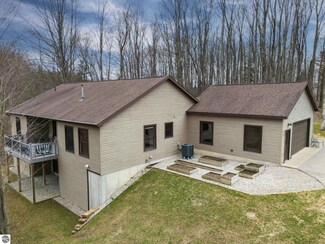 3383 Burnt Mill Rd, Interlochen, MI 49643