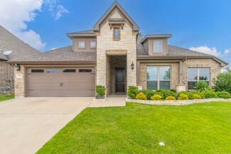 359 Wolf Creek Dr, Waxahachie, TX 75165
