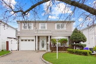 395 Fanning St, Staten Island, NY 10314
