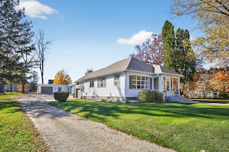 406 2nd St NW, Stewartville, MN 55976