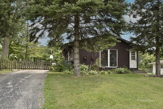 204 Butte Ln, Carpentersville, IL 60110