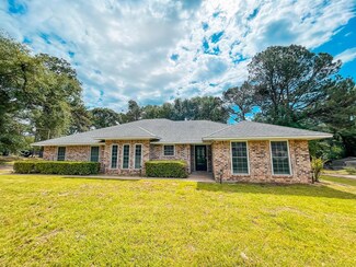 1700 An County Road 359, Palestine, TX 75803