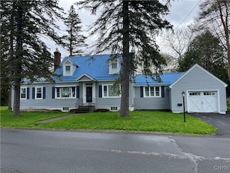 7 Roberts St, Adams, NY 13605