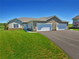 1319 Lynchfield Ln, Greensburg, PA 15601