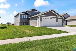 911 Birch St, Harrisburg, SD 57032