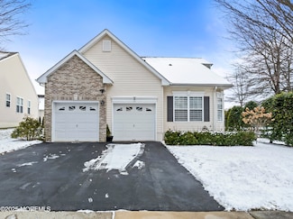 8 Snowberry Ln, Howell, NJ 07731