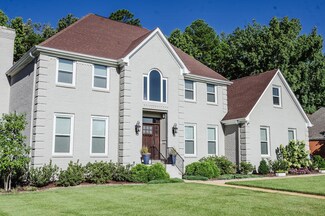 405 Laurel Oak Dr, Muscle Shoals, AL 35661