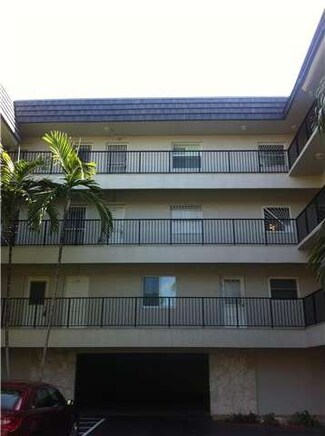 6815 Edgewater Dr Unit 106, Coral Gables, FL 33133