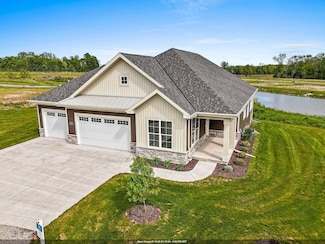 879 Cygnet Ct, Menasha, WI 54952