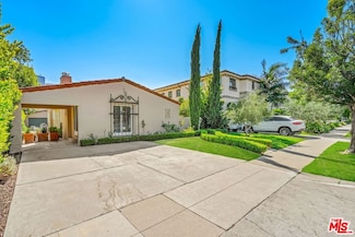 133 N Rexford Dr, Beverly Hills, CA 90210
