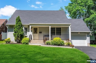 434 Argyle St, Oradell, NJ 07649