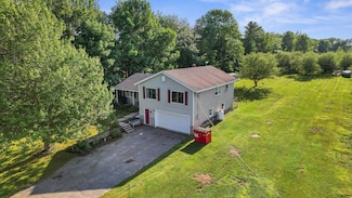 40 Whitten Rd, Burnham, ME 04922