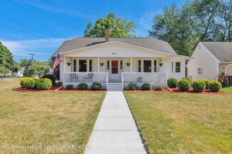 4611 Addison Rd, Lansing, MI 48917