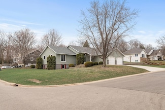 990 Klyva Rd SE, Cokato, MN 55321