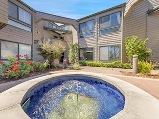 59 Cove Ln, Redwood City, CA 94065