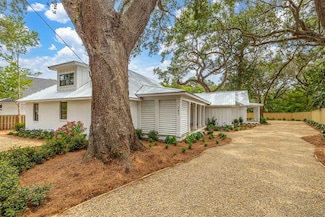 247 Circle Dr, Saint Simons Island, GA 31522