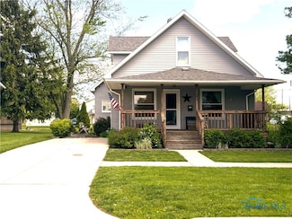224 W Ottawa St, Oak Harbor, OH 43449