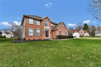 2948 Woodcrest Dr, Fairlawn, OH 44333