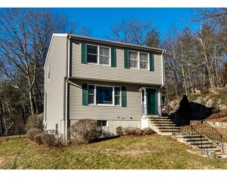 42 Lunda St, Waltham, MA 02451
