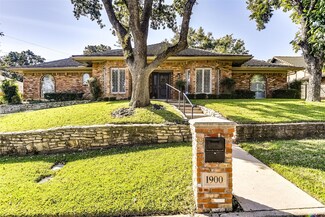 1900 Briarcrest Ln, Arlington, TX 76012