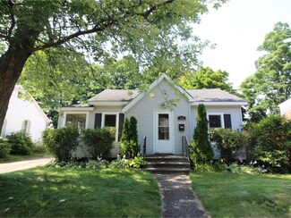 62 Cayuga Ct, Burlington, VT 05408