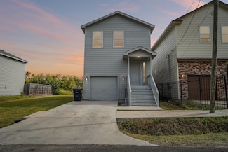 2206 Abernathy St, Houston, TX 77026