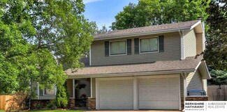 13322 Emiline St, Omaha, NE 68138