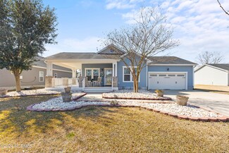 105 Farmstead Place, Maple Hill, NC 28454