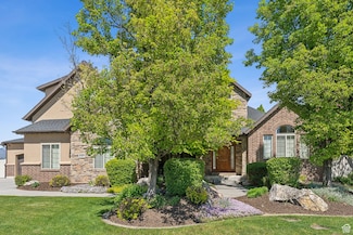 1737 S Kerrybrook Dr, Kaysville, UT 84037