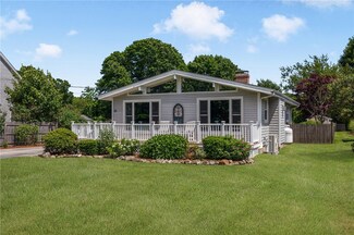 67 Avice St, Narragansett, RI 02882