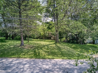 1921 Dwight St, Cuyahoga Falls, OH 44221