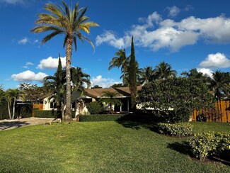 11652 Fir St, Palm Beach Gardens, FL 33410
