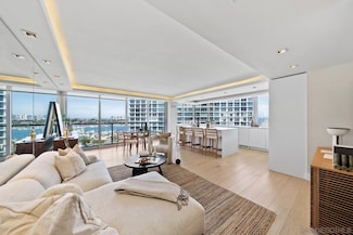 1780 Avenida Del Mundo Unit 902, Coronado, CA 92118