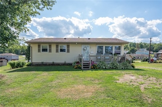 136 Laurel Ln, Latrobe, PA 15650