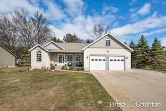 3680 Kersting Dr, Muskegon, MI 49444