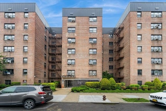 31-90 140th St Unit 3K, Flushing, NY 11354