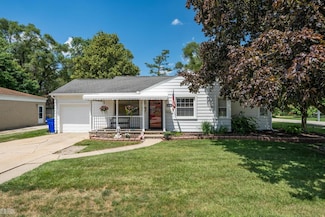 16145 E 14 Mile Rd, Fraser, MI 48026
