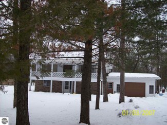 2782 Island Lake Dr, National City, MI 48748