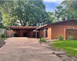 7058 Concho St, Houston, TX 77074