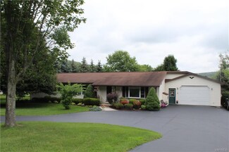 238 Wyoming St, Warsaw, NY 14569