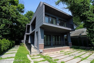 1401 Bay St, Staten Island, NY 10305