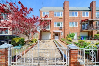 6629 74th St, Middle Village, NY 11379